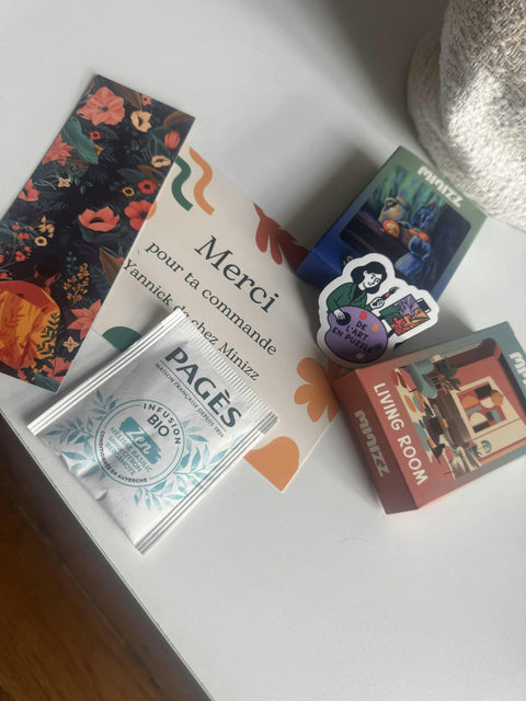 Photo client : unboxing d'une commande Minizz avec carte merci